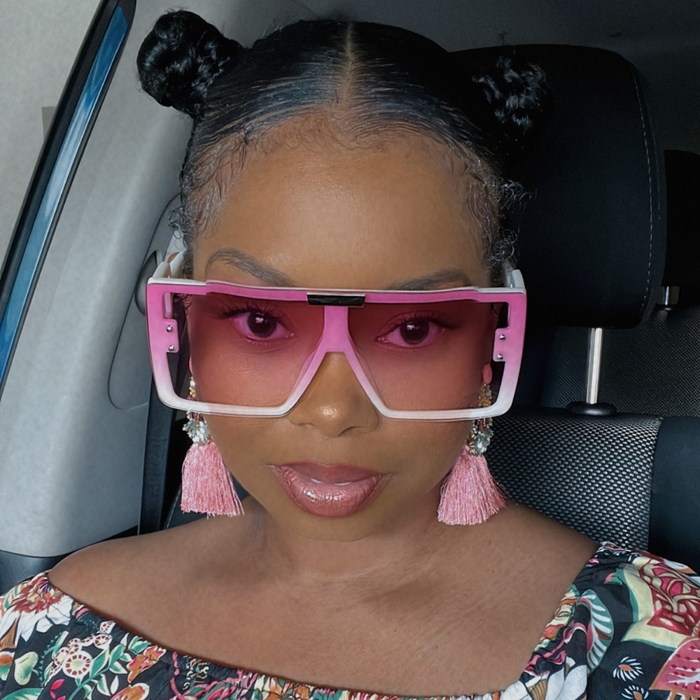 New Arrival Sunglasses “What a Time ”🕶️